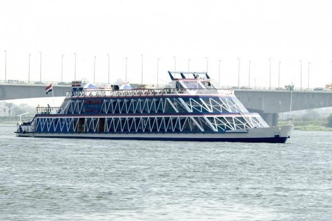 2-Hour Nile River Dinner Cruise From Cairo - Boat condition, bathrooms, and comfort