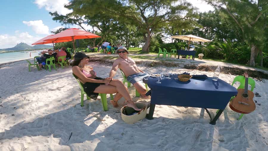 5 Islands Speedboat w/Snorkeling Sea Turtle + Lunch & Drinks - Why this east coast speedboat day works