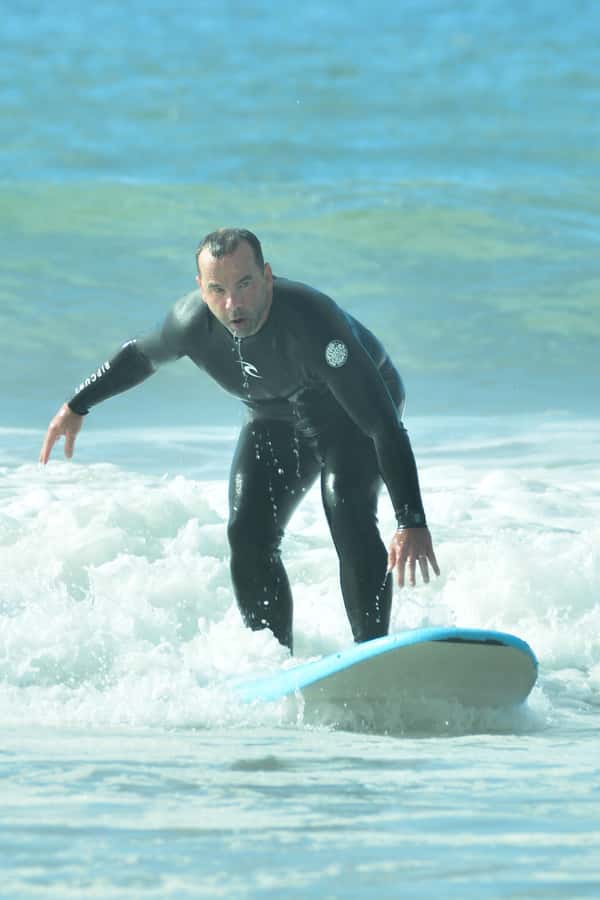 Agadir: Beginner Surf Lesson – Equipment Included - The optional action photos