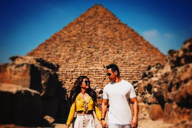 All-inclusive Private Trip Giza Pyramids Sphinx Saqqara, Dahshur - Giza begins with the monuments everyone came to see