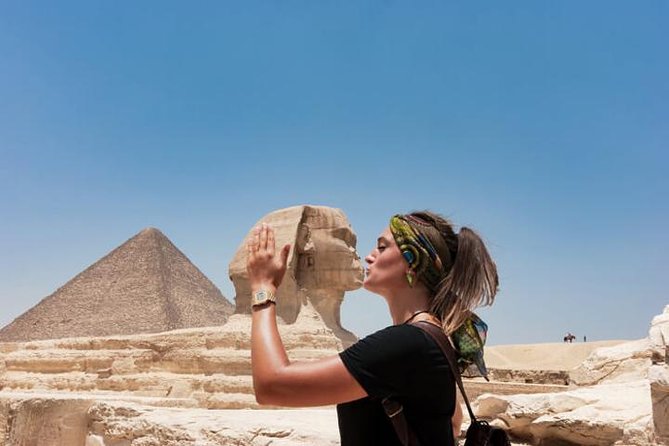 All-inclusive Private Trip Giza Pyramids Sphinx Saqqara, Dahshur - Lunch with a pyramid view breaks up the long day