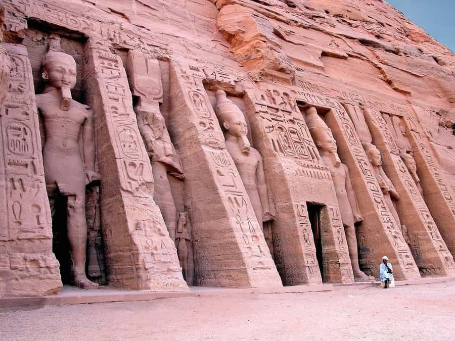 Aswan: Abu Simbel Group Tour with Guide and Entrance Fees - The Great Temple of Ramses II