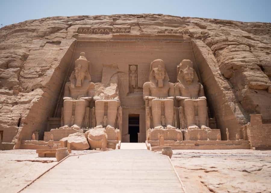 Aswan: Abu Simbel Group Tour with Guide and Entrance Fees - The early start and the road from Aswan