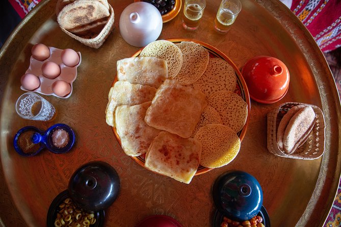 Atlas Mountains Hot Air Balloon Ride from Marrakech with Berber Breakfast and Desert Camel Experience - Transport, group size, and the organization question