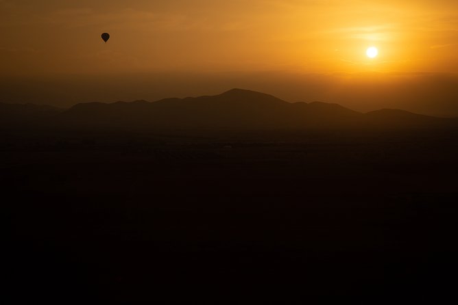 Atlas Mountains Hot Air Balloon Ride from Marrakech with Berber Breakfast and Desert Camel Experience - The flight: 40 to 50 minutes above the Atlas foothills