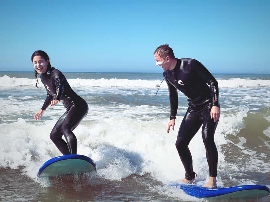 Beginners friendly surf in nice spots - Taking the First Waves