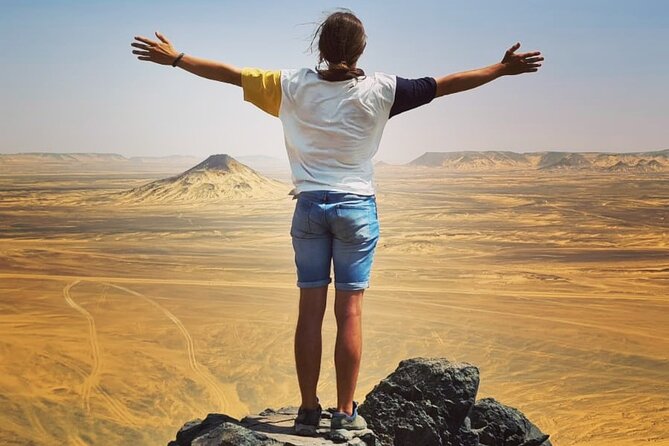 Black and White Desert and Bahariya Oasis Tour 2 Days 1 Night - Barbecue dinner and a night under the stars