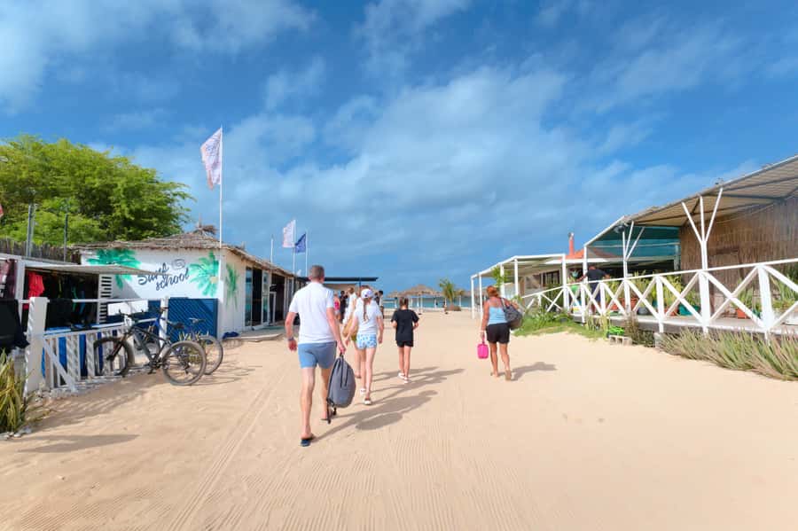 Boa Vista: Beautiful Beaches, Turtles & Djeu Island Snorkel - A beach-bar lunch with room to choose