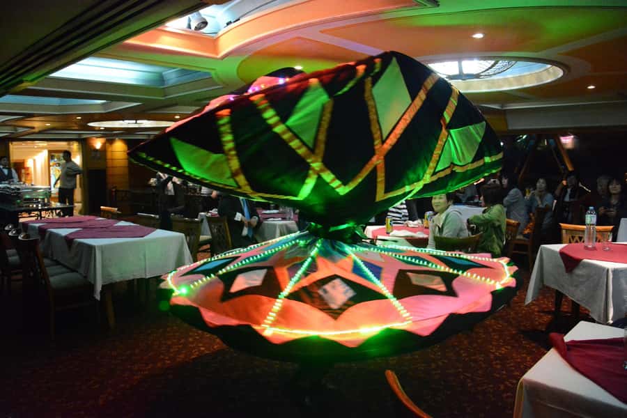 Cairo: Dinner Cruise on the Nile River - Boarding the boat and choosing your seat