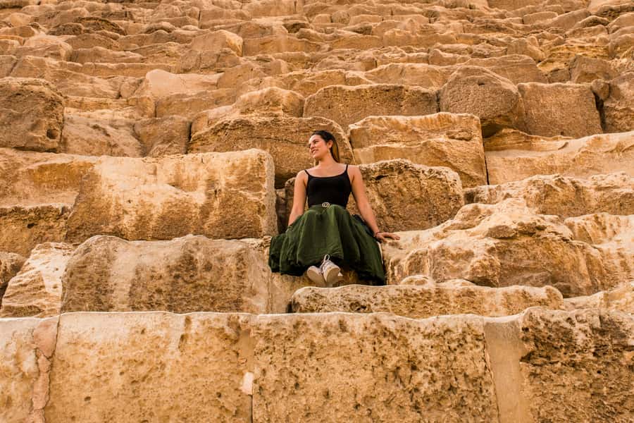 Cairo: Egyptian Museum, Pyramids & Bazaar Tour - The Sphinx: a short stop with a huge payoff