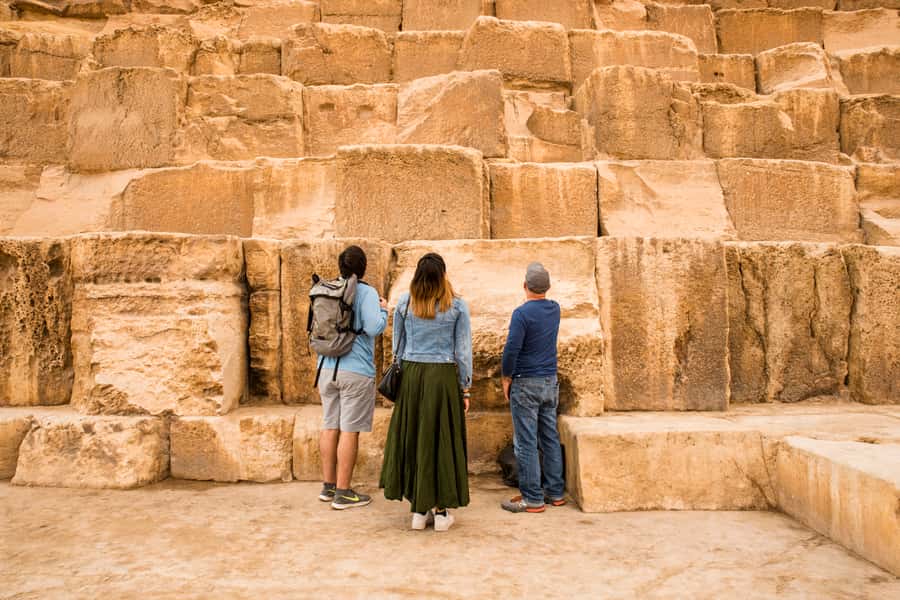 Cairo: Egyptian Museum, Pyramids & Bazaar Tour - The Egyptian Museum: the day’s richest indoor stop