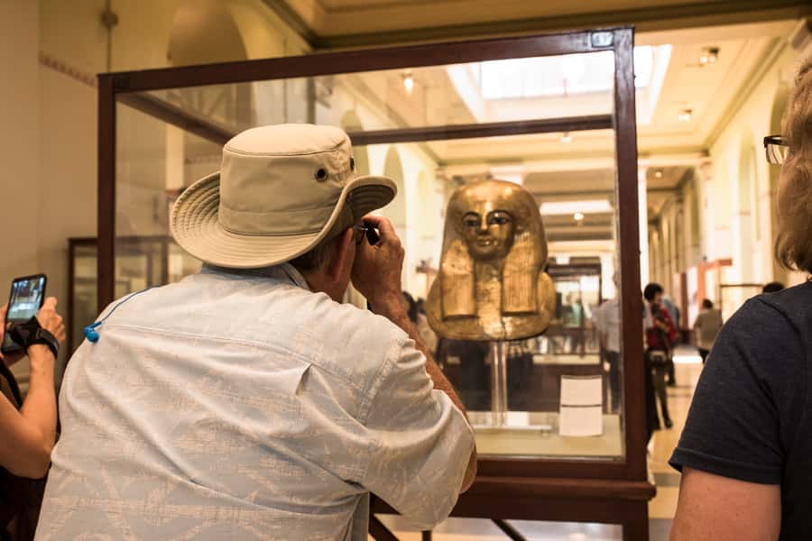 Cairo: Egyptian Museum, Pyramids & Bazaar Tour - The Pyramids of Giza: start with the big three