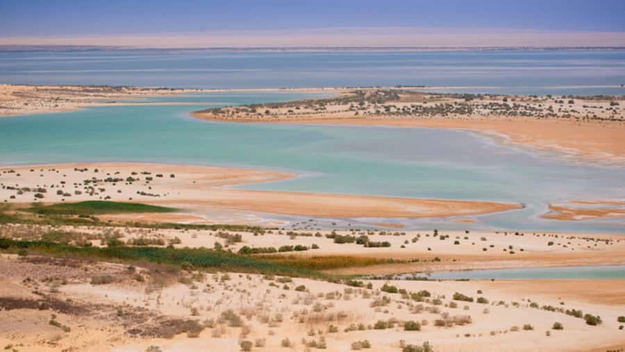 Cairo: Fayoum, Wadi El Rayan, and Wadi al Hitan 4x4 Tour - Wadi El Rayan and its lake