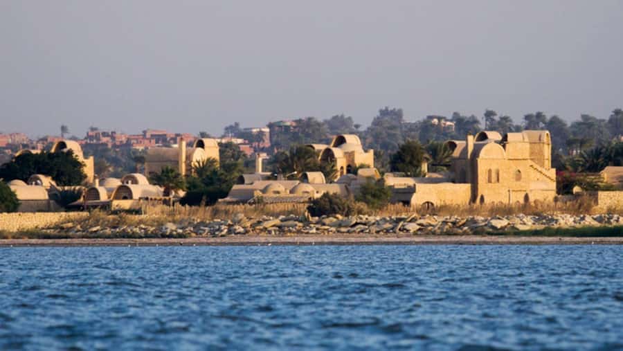 Cairo: Fayoum, Wadi El Rayan, and Wadi al Hitan 4x4 Tour - From Giza pickup to Tunis Village