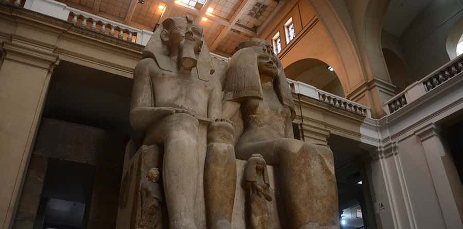 Cairo/Giza: Guided Pyramids, Sphinx and Egyptian Museum Tour - Shared or private: which version gives better value?
