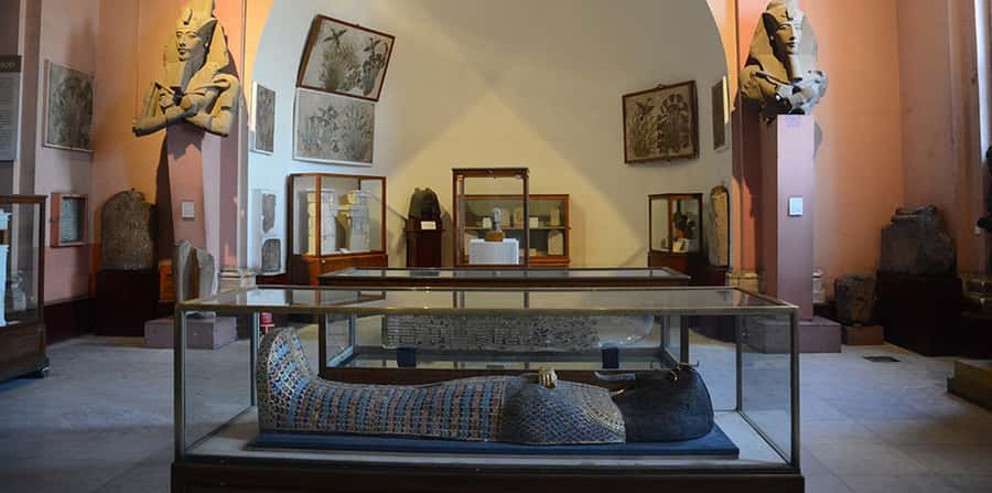 Cairo/Giza: Guided Pyramids, Sphinx and Egyptian Museum Tour - Shopping stops and how to handle them