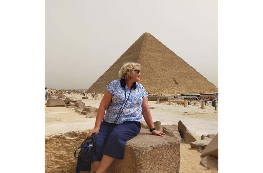 Cairo: Giza Pyramids & Grand Egyptian Museum Tour with Lunch - First stop: the Great Pyramid and the Giza Plateau