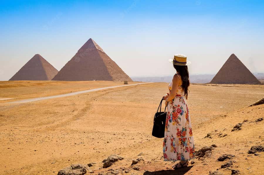 Cairo: Giza Pyramids, Memphis, Saqqara Private Tour & Lunch - Starting the Day in a Private Car