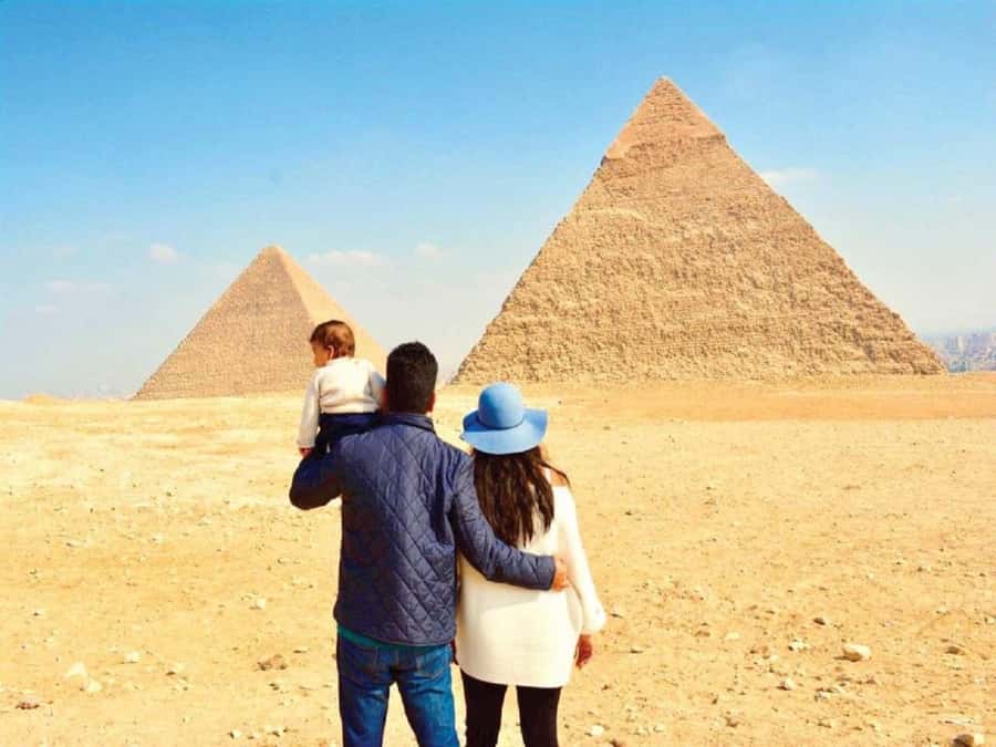 Cairo: Giza Pyramids, Sakkara & Dahshur All-Inclusive Tour - Heat, clothes, water, and pyramid interiors