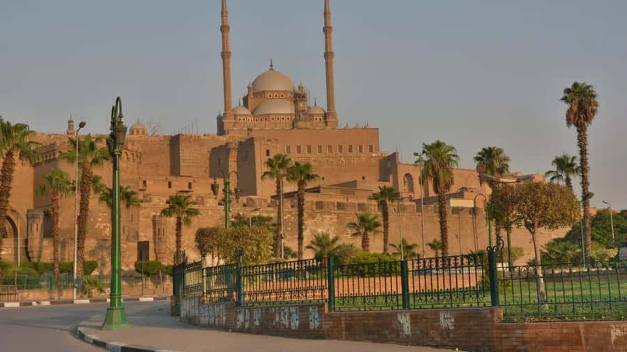 Cairo/Giza: Saladin Citadel, Egyptian Museum, & Bazaar Tour - Guides, languages, and the private format