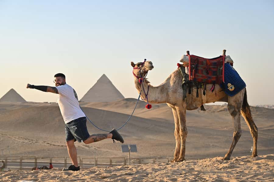 Cairo: Grand Egyptian Museum, Pyramids, Sphinx Tour & Lunch - What the guide adds to the day