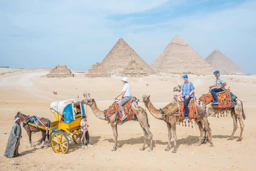Cairo: Half Day Pyramids Tour by Camel or Horse Carriage - Choosing the camel or horse carriage