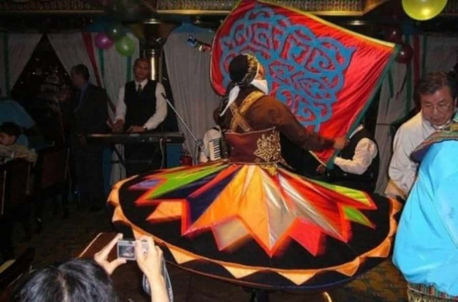 Cairo: Nile Dinner Cruise with Belly Dancer Show with Pickup - What the Cairo Nile dinner cruise is really like