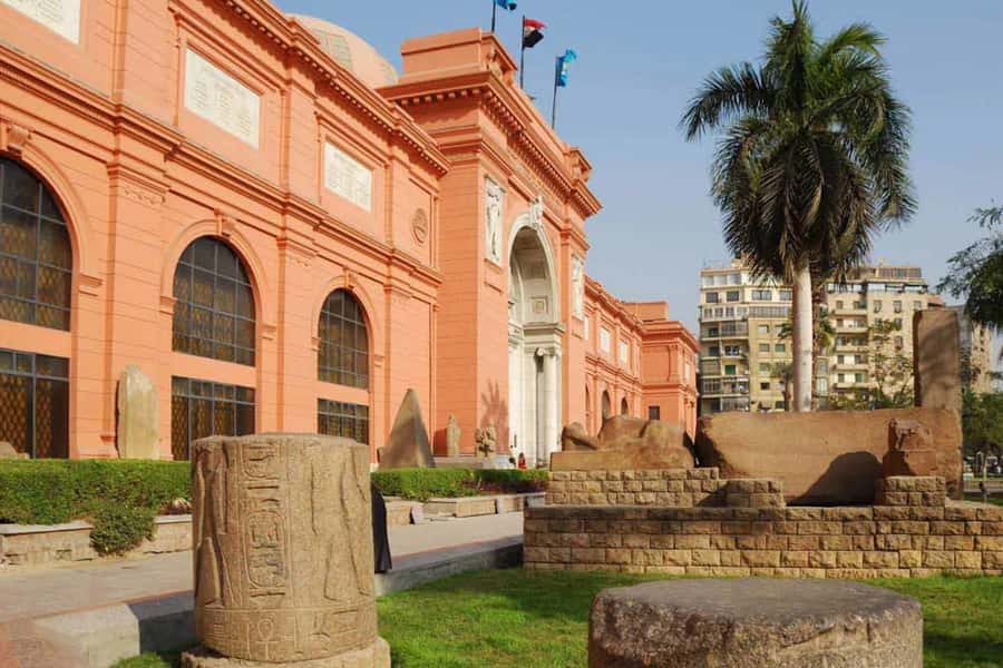 Cairo: Private Pyramids, Museum & Bazaar Tour with Lunch - How the private format changes the experience