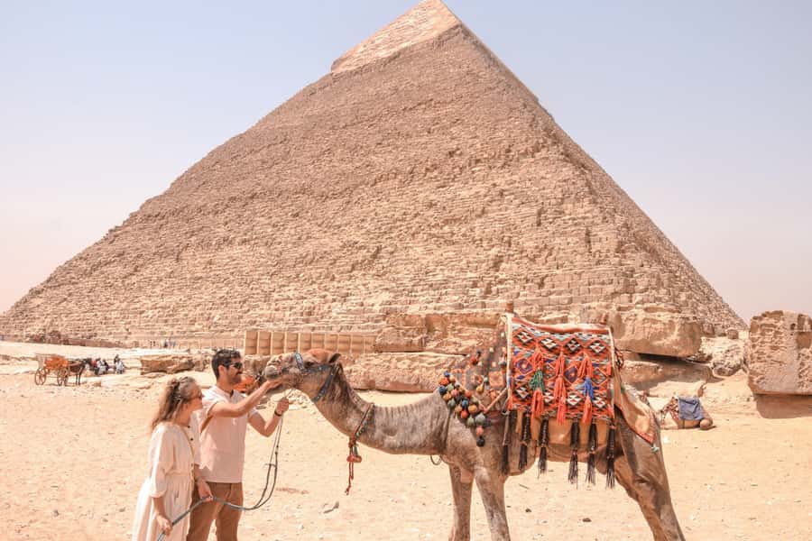 Cairo: Private Pyramids, Museum & Bazaar Tour with Lunch - The Great Pyramids of Giza: three royal monuments
