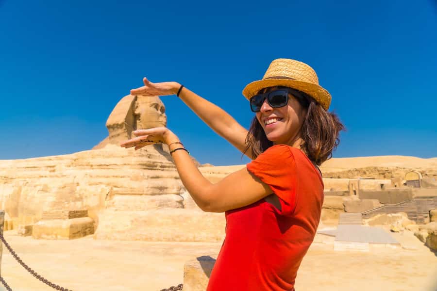 Cairo: Private Tour to Giza Pyramids with Camel Ride & Lunch - Meeting the pyramids at Giza