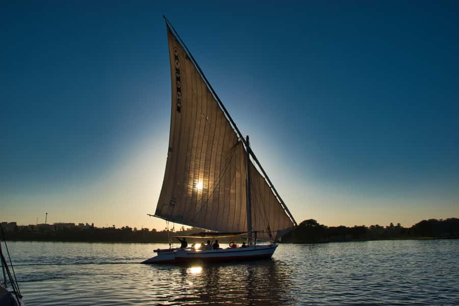 Cairo: Sunset Felucca Ride and Food Tour With Private Guide - What the private guide adds