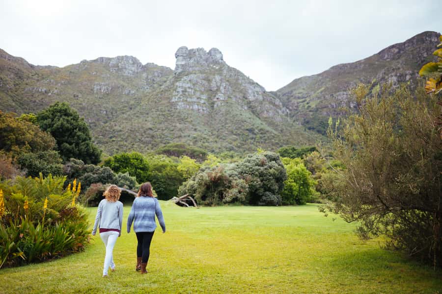 Cape Point Full-Day Tour From Cape Town - Simon’s Town gives you a lunch break