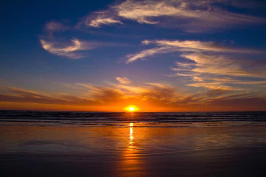 Cape Town: 1.5-Hour Luxury Sunset Cruise with Prosecco - Sailing toward Table Bay and Table Mountain