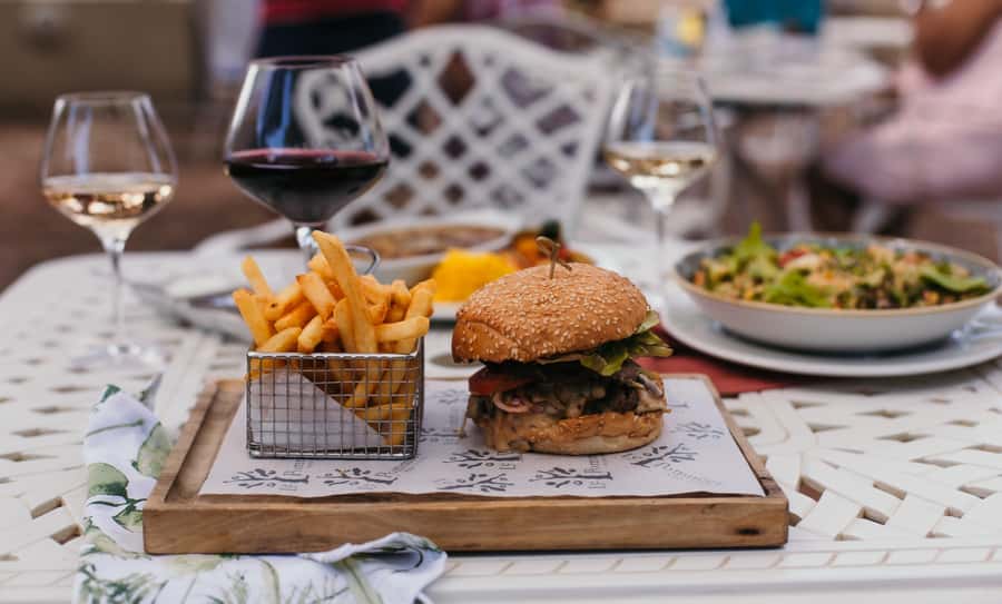 Cape Town: Full-Day Winelands Tour with Wine Tastings & Food - The guides make the long day work