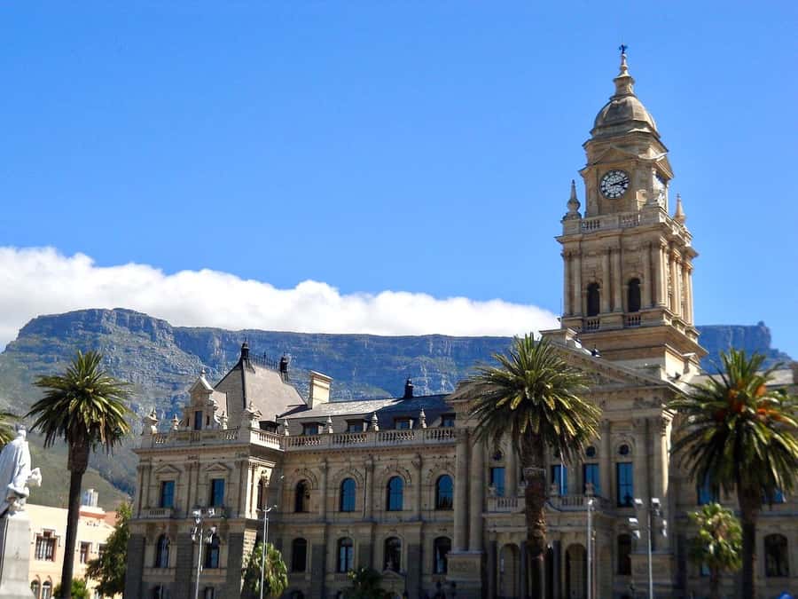 Cape Town: Guided Half-Day City Tour with Table Mountain - Table Mountain is the grand finale, with a weather warning