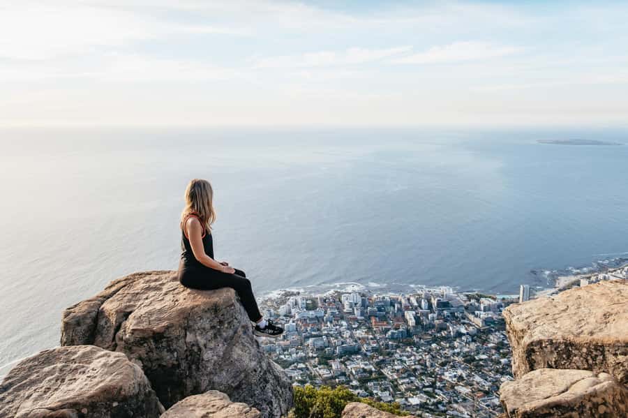 Cape Town: Guided Lion's Head Hike at Sunrise or Sunset - Coffee, snacks, photos, and local stories