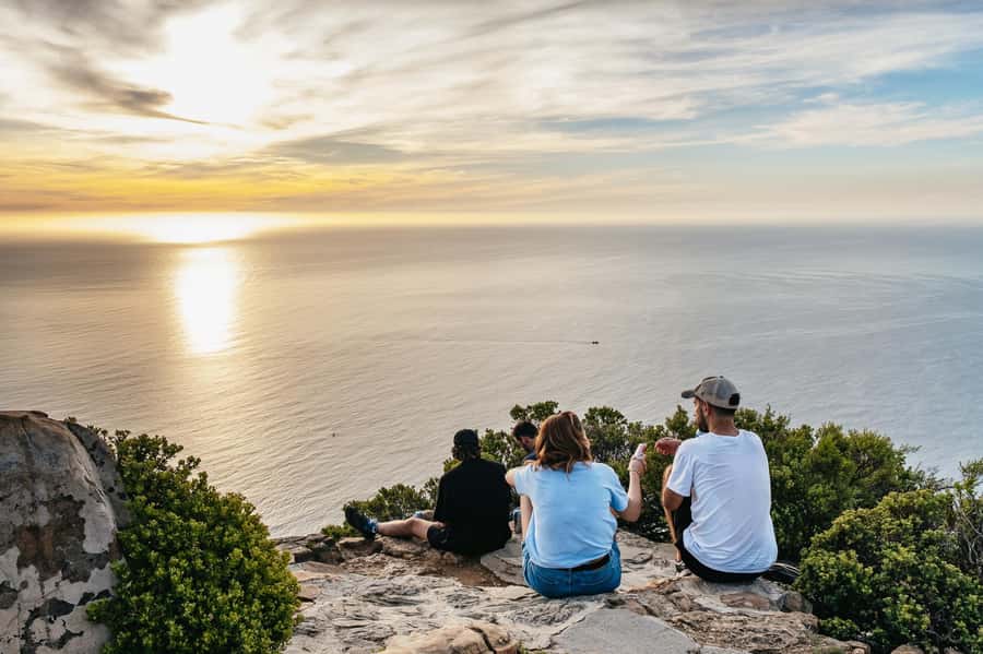 Cape Town: Guided Lion's Head Hike at Sunrise or Sunset - Meeting the guide at Signal Hill Road