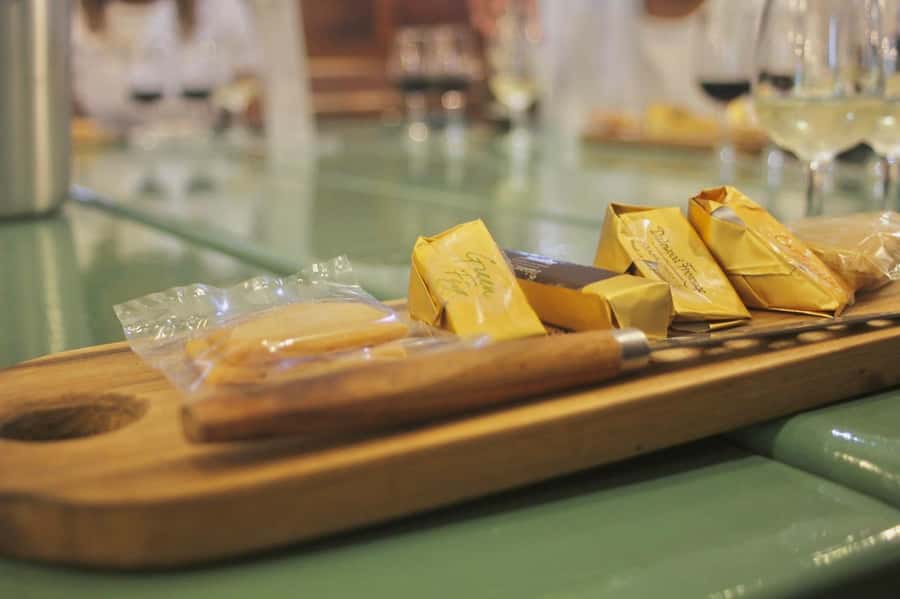 Cape Town: Guided Winelands Tour & Tasting in Stellenbosch - From Cape Town to the wine country
