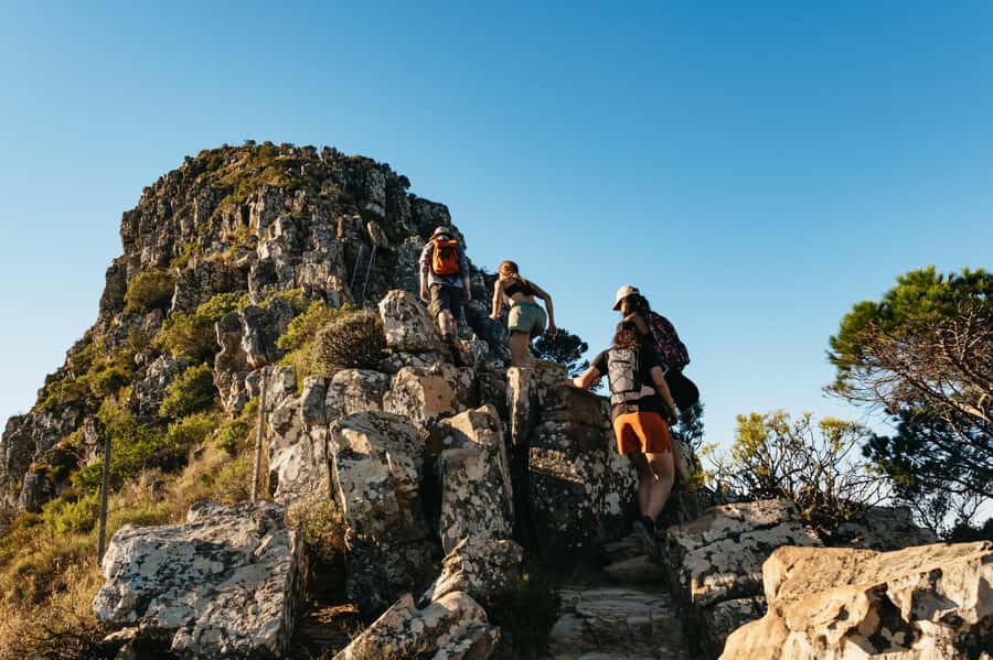 Cape Town: Lion's Head Guided Hike at Sunset - The summit and the best photo opportunities