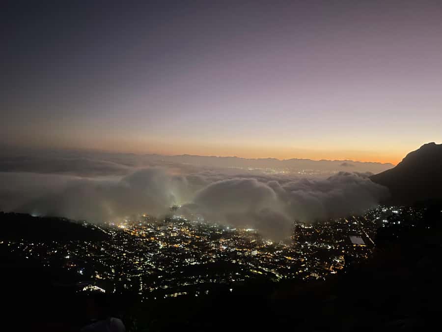 Cape Town: Lion's Head Sunrise or Sunset Guided Hike - Sunset: warm light and a torch-lit descent