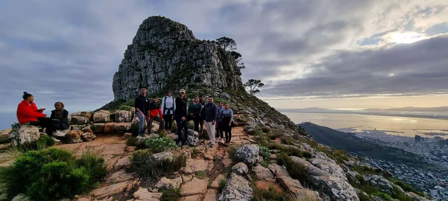 Cape Town: Lion's Head Sunrise or Sunset Guided Hike - The first five minutes: briefing and trailhead