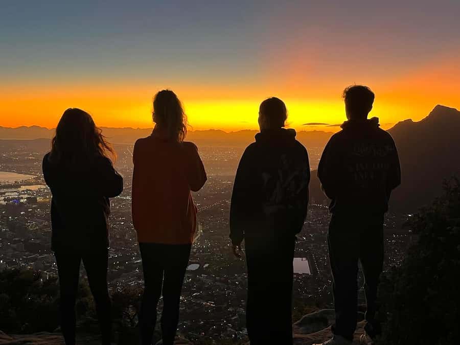 Cape Town: Lion's Head Sunrise or Sunset Hike - The 669-meter summit and the best photo stops