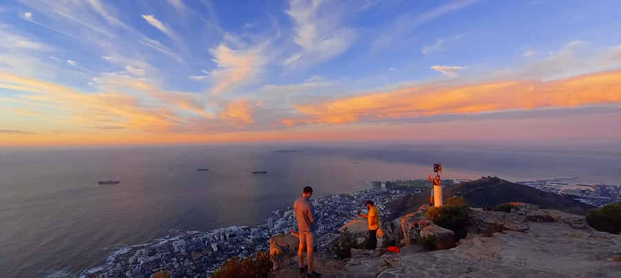 Cape Town: Lion's Head Sunrise with coffee or Sunset Hike - Sea Point, Cape Town, and Table Mountain from above