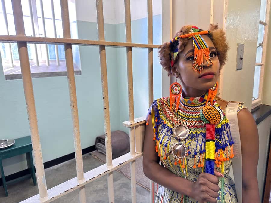 Cape Town: Robben Island Ferry Ticket and Guided Prison Tour - How the four-hour schedule works