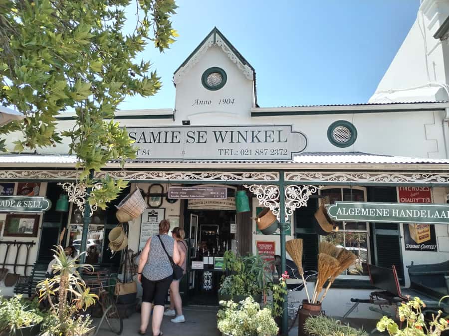 Cape Town: Stellenbosch, Franschhoek, Wine Tasting and Tram - Zevenwacht starts the tasting with cheese