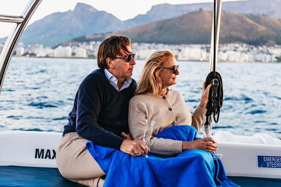 Cape Town: Sunset Catamaran Cruise on Table Bay with Bubbles - The return to a lit-up Waterfront