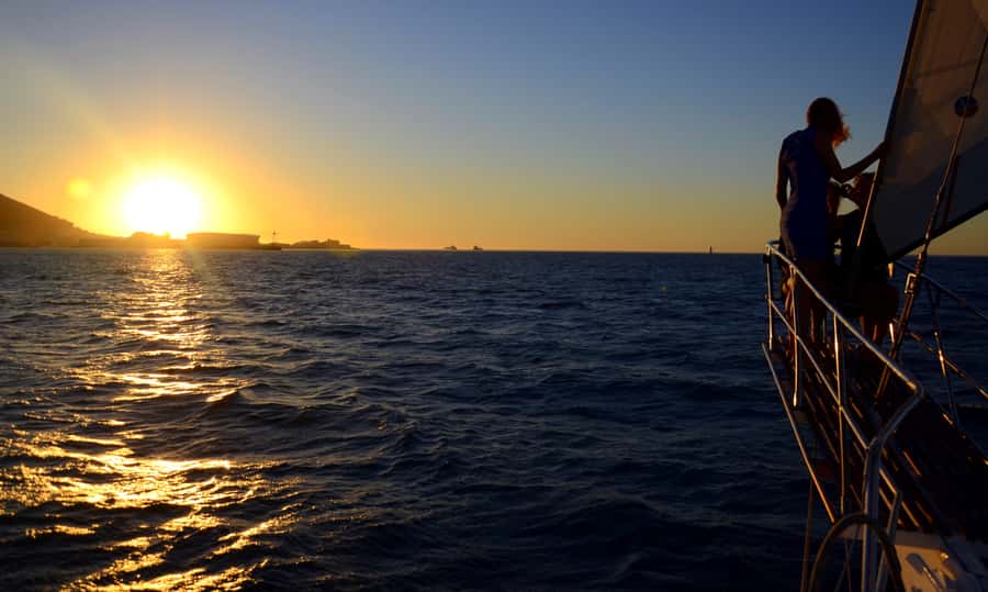 Cape Town: Sunset Champagne Cruise - Should you book the sunset cruise?