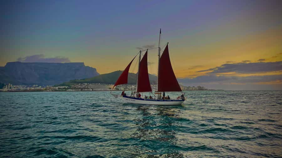 Cape Town: Sunset Cruise from V&A Waterfront with Bubbly - Milnerton lighthouse and the open-water stretch