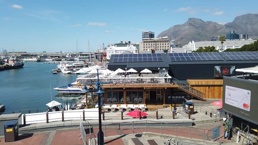 Cape Town: Table Mountain and Robben Island Tour - Robben Island and Nelson Mandela’s cell