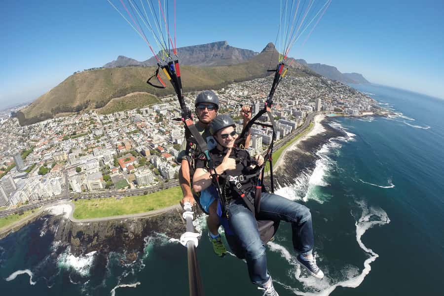 Cape Town: Tandem Paragliding Adventure - The pilot makes the experience